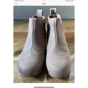 TOMS Kelsey Chelsea Slip-On Leather Elastic Wedge Bootie Tan Nubuck Youth 12
